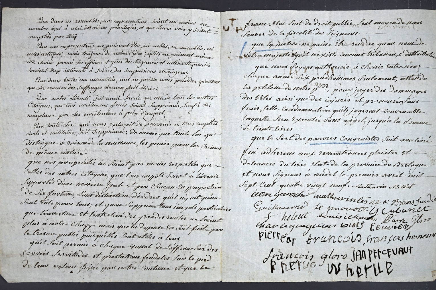 Double page manuscrite d’un cahier de doléances de 1789 (commune d’Andel, Côtes-d’Armor).