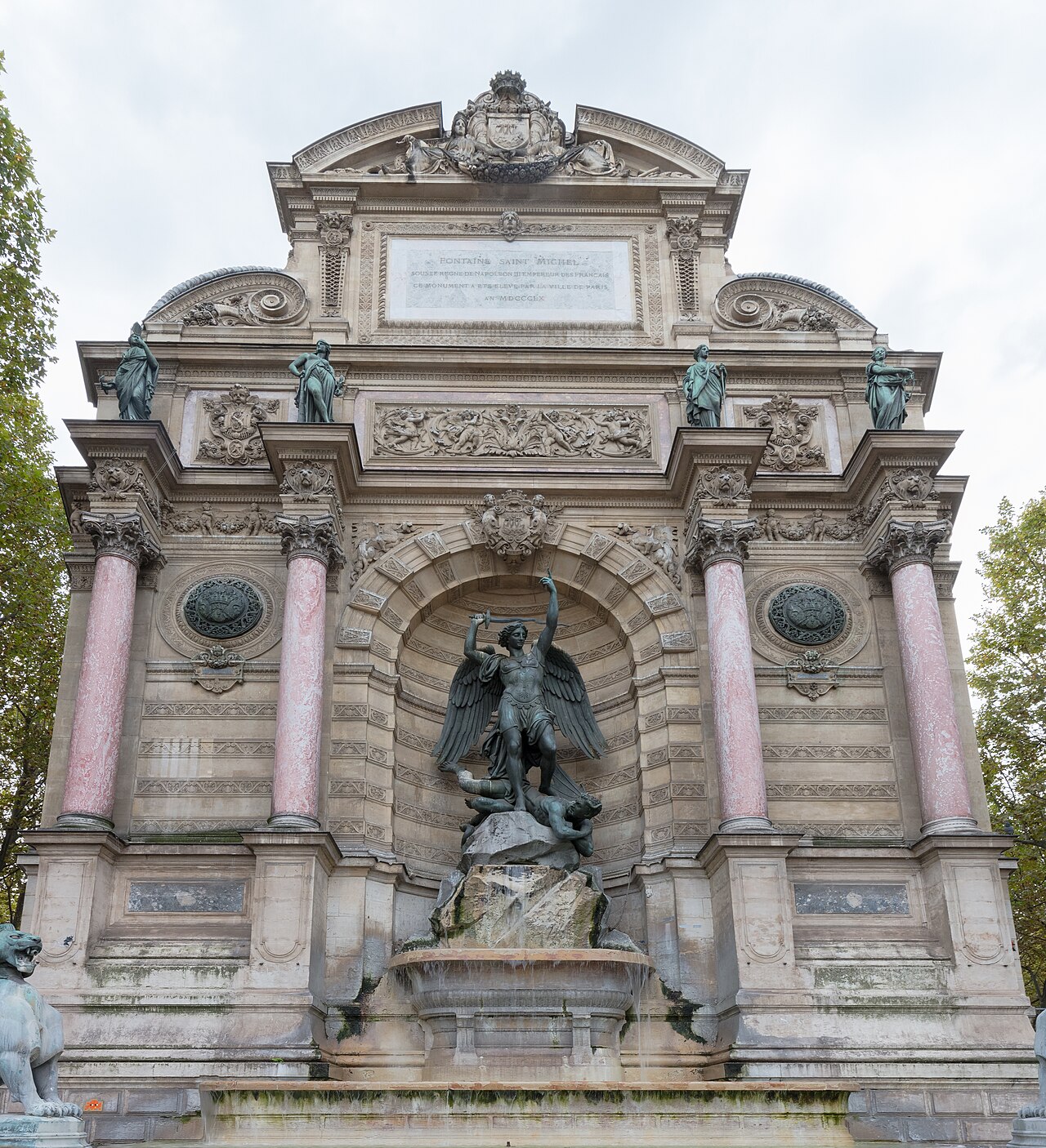 Bernard Roger – Fuente de Saint-Michel, París, Francia, 2022-10-29, DD 141