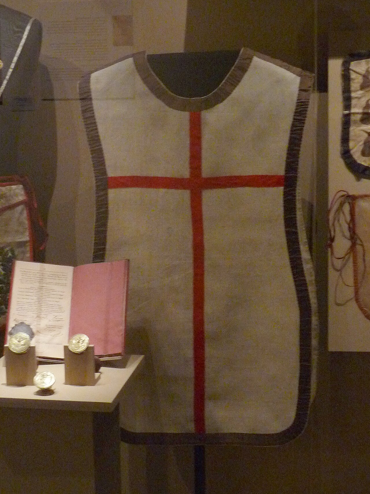 Croix en franc-maçonnerie – Franc-maçonnerie à Strasbourg-Chasuble de Rose-Croix (1)