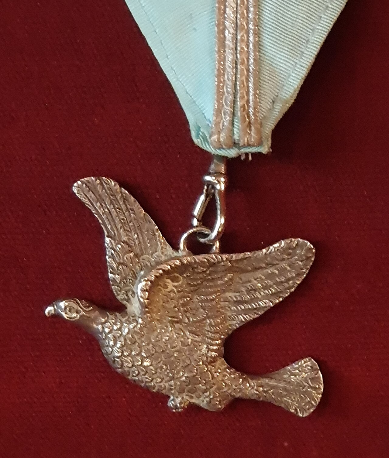 Diacres en franc-maçonnerie – Dove (Deacon) collar jewel, Liskeard Masonic Hall, Cornwall - September 2026