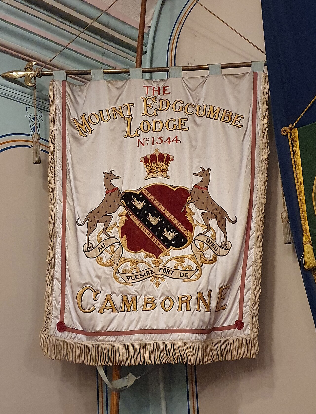 Drapeau en franc-maçonnerie – Mount Edgecombe Lodge banner, Camborne Masonic Hall, Cornwall - April 2024