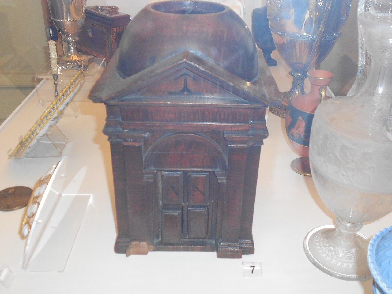 Élection en franc-maçonnerie – Masonic Ballot Box 1740s
