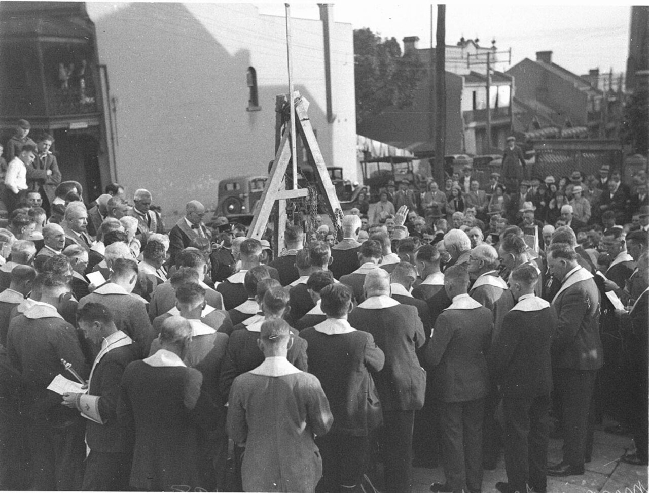 Frères en franc-maçonnerie – SLNSW 6619 Masonic brethren at laying of foundation stone