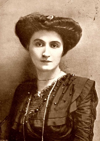 Nelly Roussel – portrait